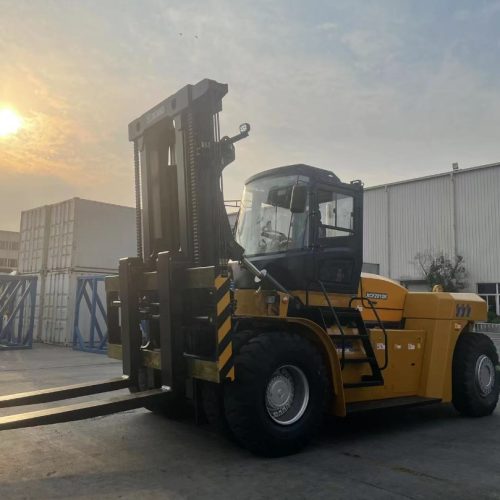 xe nang dau 20 tan 3