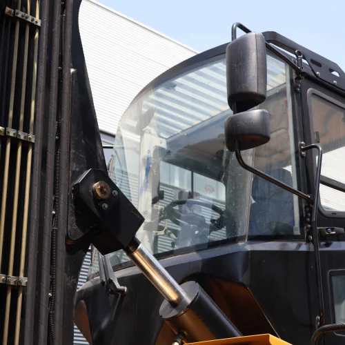 xe nang dau 25 tan 5